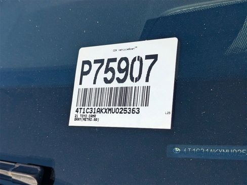 Used 2021 Toyota Camry LE image 32