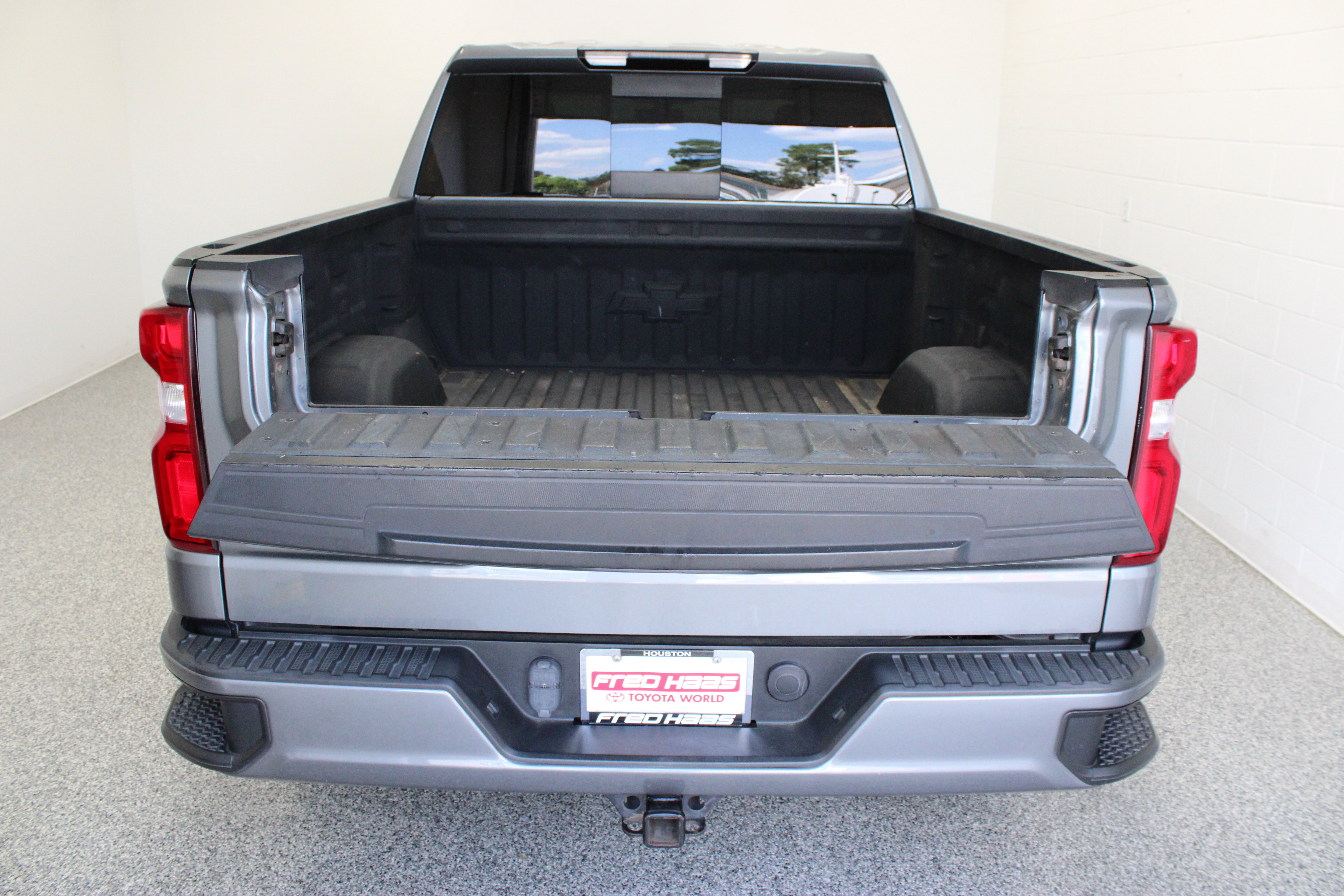 Used 2021 Chevrolet Silverado 1500 RST w/ Convenience Package II RWD image 9