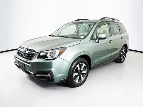 Used 2018 Subaru Forester 2.5i Limited image 3