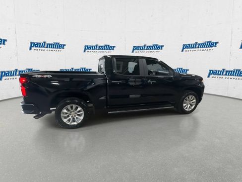 Used 2020 Chevrolet Silverado 1500 Custom w/ Custom Value Package AWD/4WD image 12