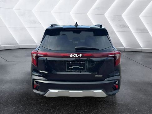 Used 2025 Kia Seltos S image 8