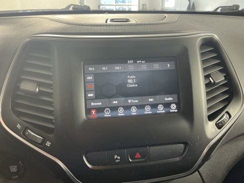 Used 2020 Jeep Cherokee Latitude Plus image 31