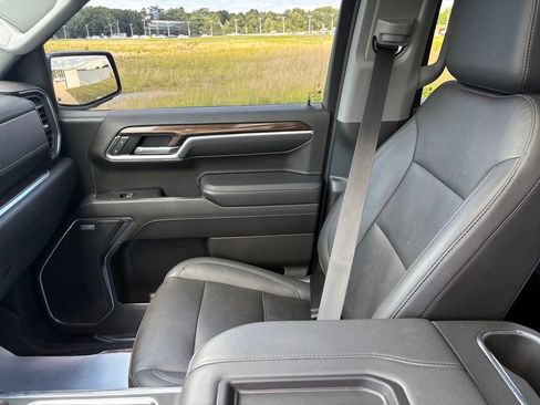 Used 2022 Chevrolet Silverado 1500 LT Trail Boss w/ LT Trail Boss Premium Package AWD/4WD image 17