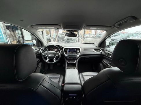 Used 2023 GMC Acadia SLT image 3