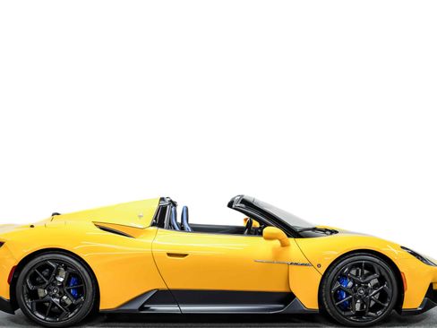 Used 2023 Maserati MC20 Spyder image 2
