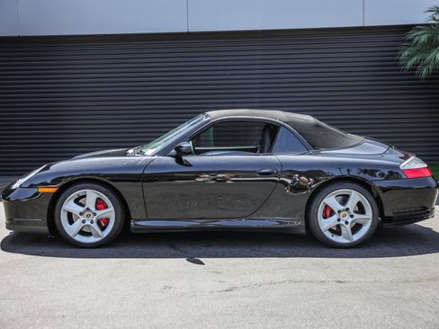 Used 2004 Porsche 911 Carrera 4S AWD/4WD image 2