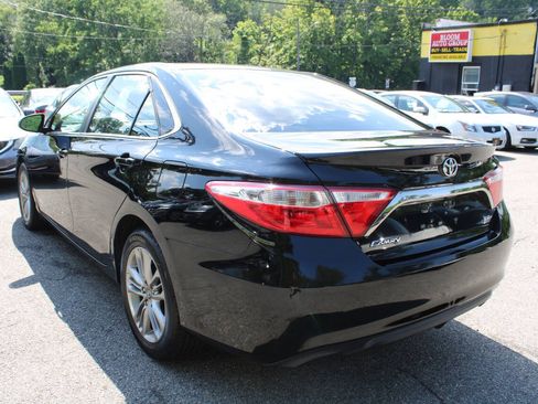 Used 2015 Toyota Camry SE FWD image 10