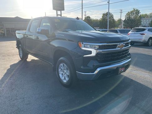 Used 2025 Chevrolet Silverado 1500 LT image 3