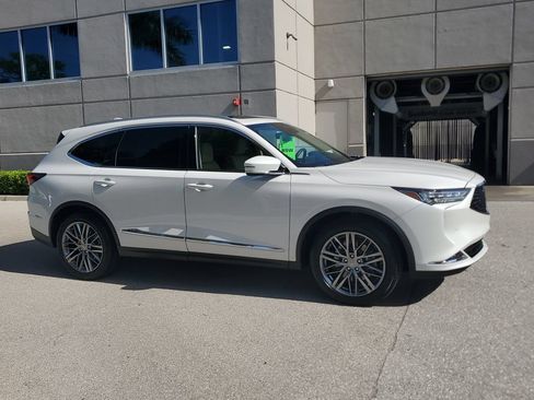 Certified 2024 Acura MDX SH-AWD w/ Advance Package image 4
