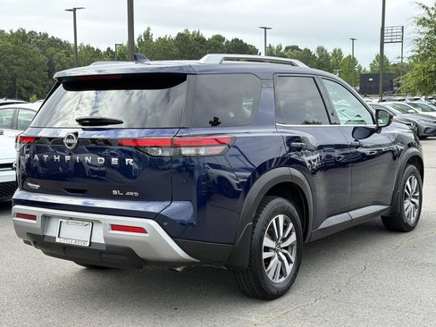 Used 2022 Nissan Pathfinder SL AWD/4WD image 5