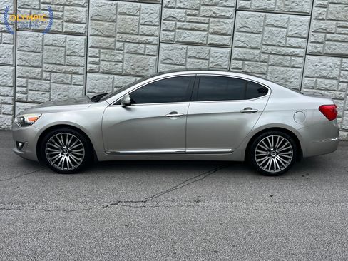 Used 2015 Kia Cadenza Premium w/ Technology Package FWD image 7