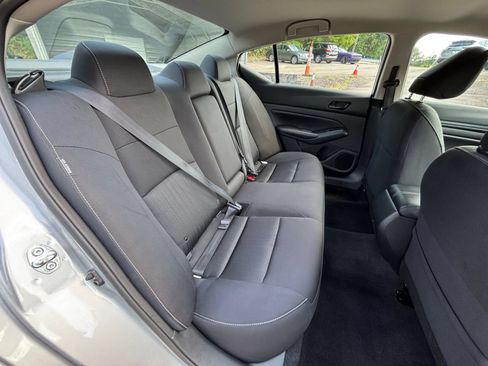 Used 2025 Nissan Altima 2.5 SV FWD image 30