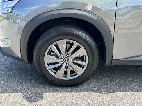 Certified 2025 Nissan Pathfinder SV FWD image 13