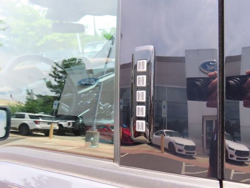 Used 2023 Ford F150 Lariat AWD/4WD image 10
