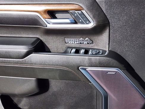 Used 2024 Chevrolet Silverado 1500 High Country w/ Technology Package image 7