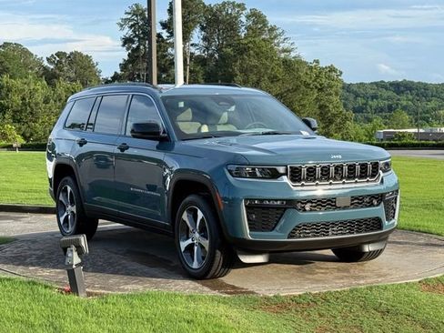 New 2026 Jeep Grand Cherokee L Limited AWD/4WD image 9