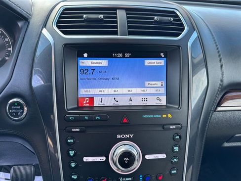 Used 2019 Ford Explorer Platinum image 17
