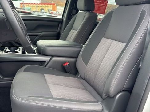 Certified 2024 Nissan Titan SV w/ SV Convenience Package image 9