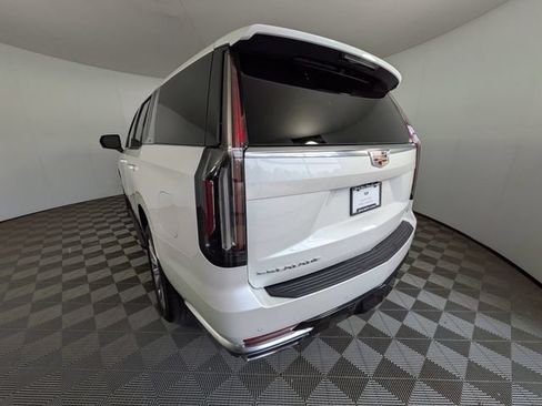 Certified 2024 Cadillac Escalade Premium Luxury w/ LPO, Floor Liner Package AWD/4WD image 17