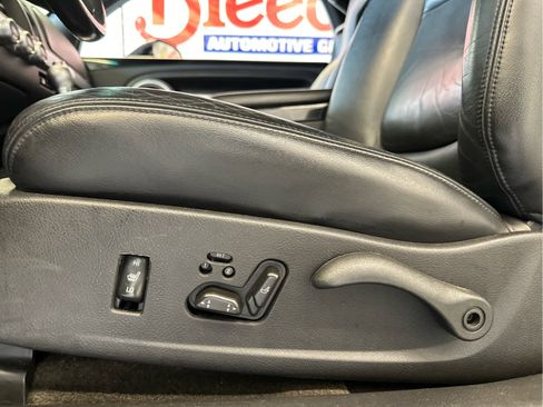 Used 2004 Chevrolet SSR w/ Preferred Equipment Group RWD image 17