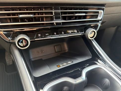 New 2026 Chevrolet Traverse LT FWD image 29