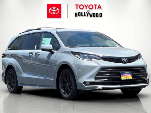 New 2026 Toyota Sienna XLE Woodland Edition AWD/4WD image 2