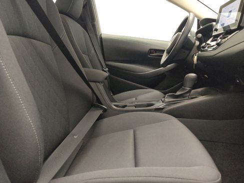 Used 2025 Toyota Corolla LE FWD image 21