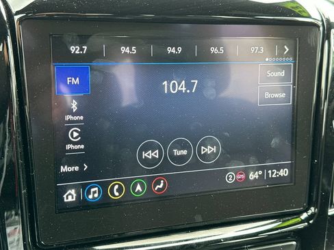 Used 2023 Chevrolet Traverse Premier AWD/4WD image 18