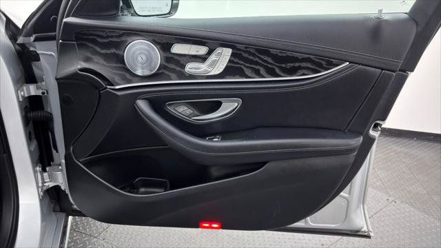 Used 2018 Mercedes-Benz E 300 4MATIC w/ Premium 1 Package image 23