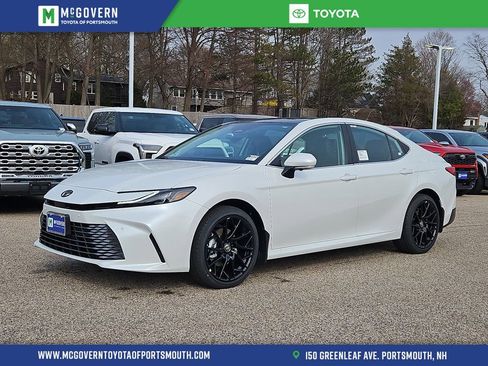 New 2026 Toyota Camry Hybrid AWD/4WD image 1