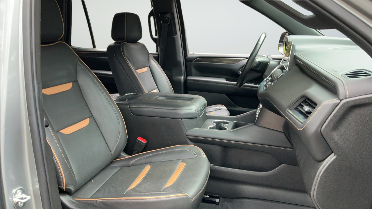 Used 2023 GMC Yukon AT4 w/ AT4 Premium Package AWD/4WD image 19