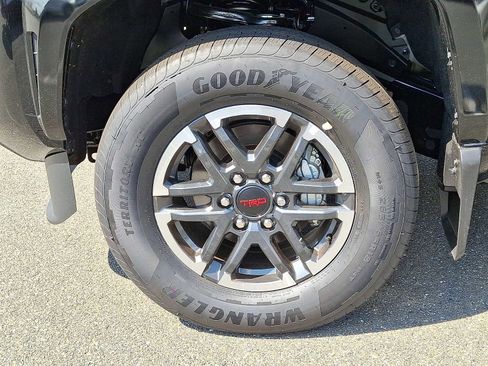 New 2025 Toyota Tacoma TRD Sport image 7
