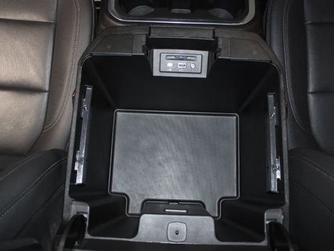 Certified 2022 Chevrolet Silverado 1500 LTZ w/ Technology Package image 35