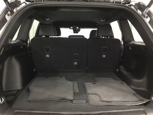 Used 2025 Jeep Grand Cherokee Limited AWD/4WD image 16