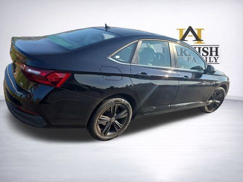 Used 2023 Volkswagen Jetta SE FWD image 7