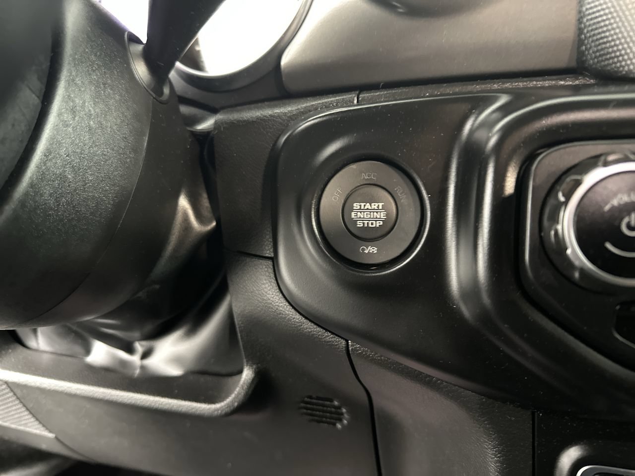 Used 2023 Jeep Wrangler Sport AWD/4WD image 8