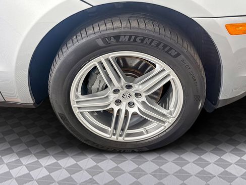 Used 2020 Porsche Macan S image 30