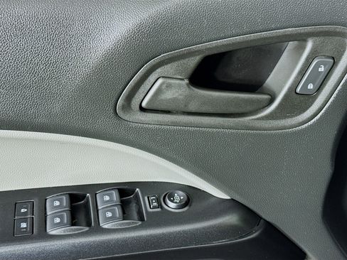 Used 2022 Chevrolet Colorado W/T image 21