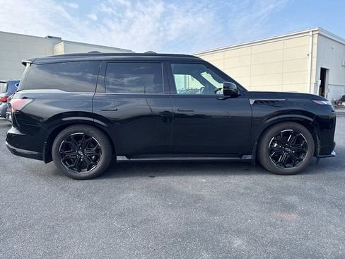 Certified 2026 INFINITI QX80 4WD w/ Sport Exterior Package image 8