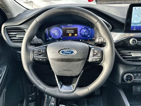 Used 2022 Ford Escape Titanium image 21