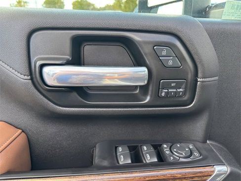 Used 2020 Chevrolet Silverado 2500 High Country w/ Z71 Off-Road Package image 18