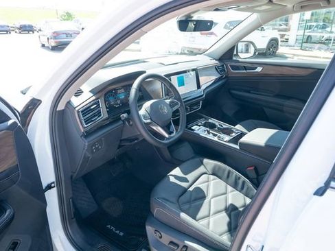 New 2026 Volkswagen Atlas SE FWD image 18