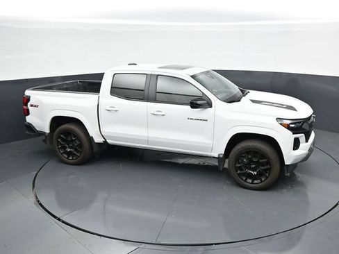 Used 2024 Chevrolet Colorado Z71 w/ LPO, Dark Essentials Package AWD/4WD image 32
