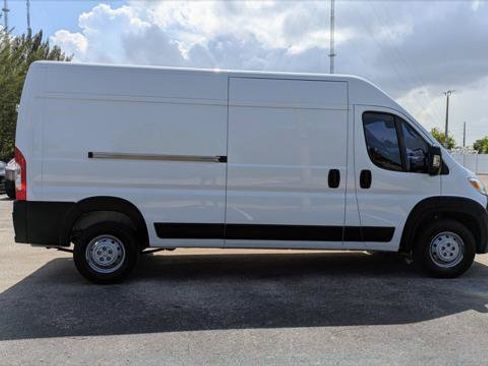 Used 2023 RAM ProMaster 2500 FWD image 9