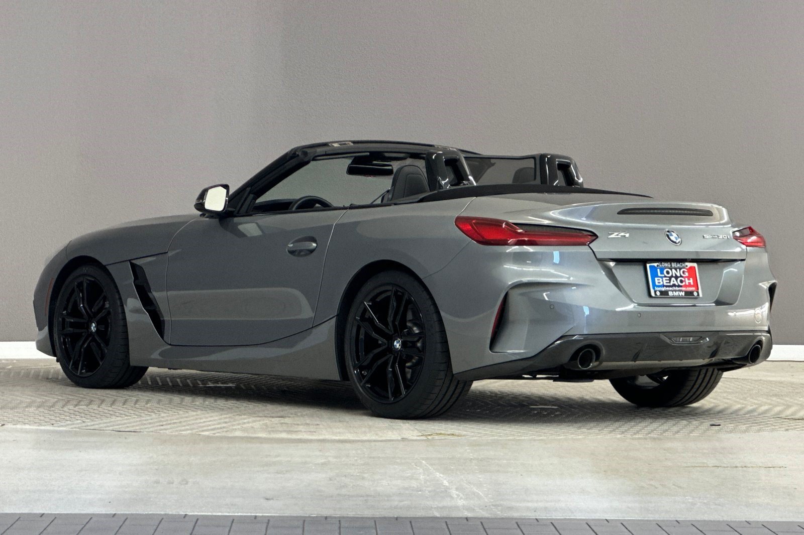 Used 2024 BMW Z4 sDrive30i w/ Shadowloine Package RWD image 3