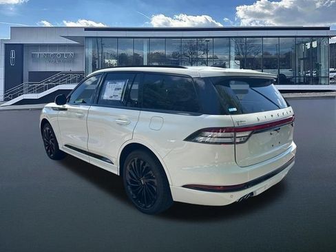 New 2026 Lincoln Aviator Reserve w/ Jet Appearance Package AWD/4WD image 5