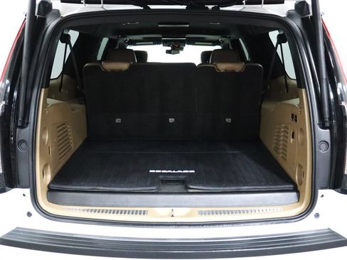 Used 2019 Cadillac Escalade ESV Platinum AWD/4WD image 37