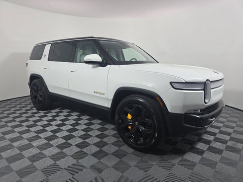 Used 2024 Rivian R1S Adventure AWD/4WD image 7