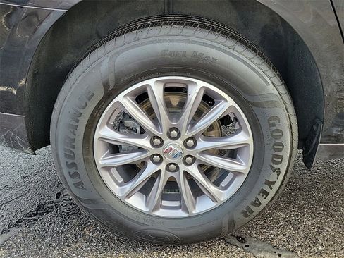 Used 2024 Buick Enclave Premium image 6