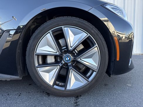 Used 2023 BMW i4 eDrive40 image 28